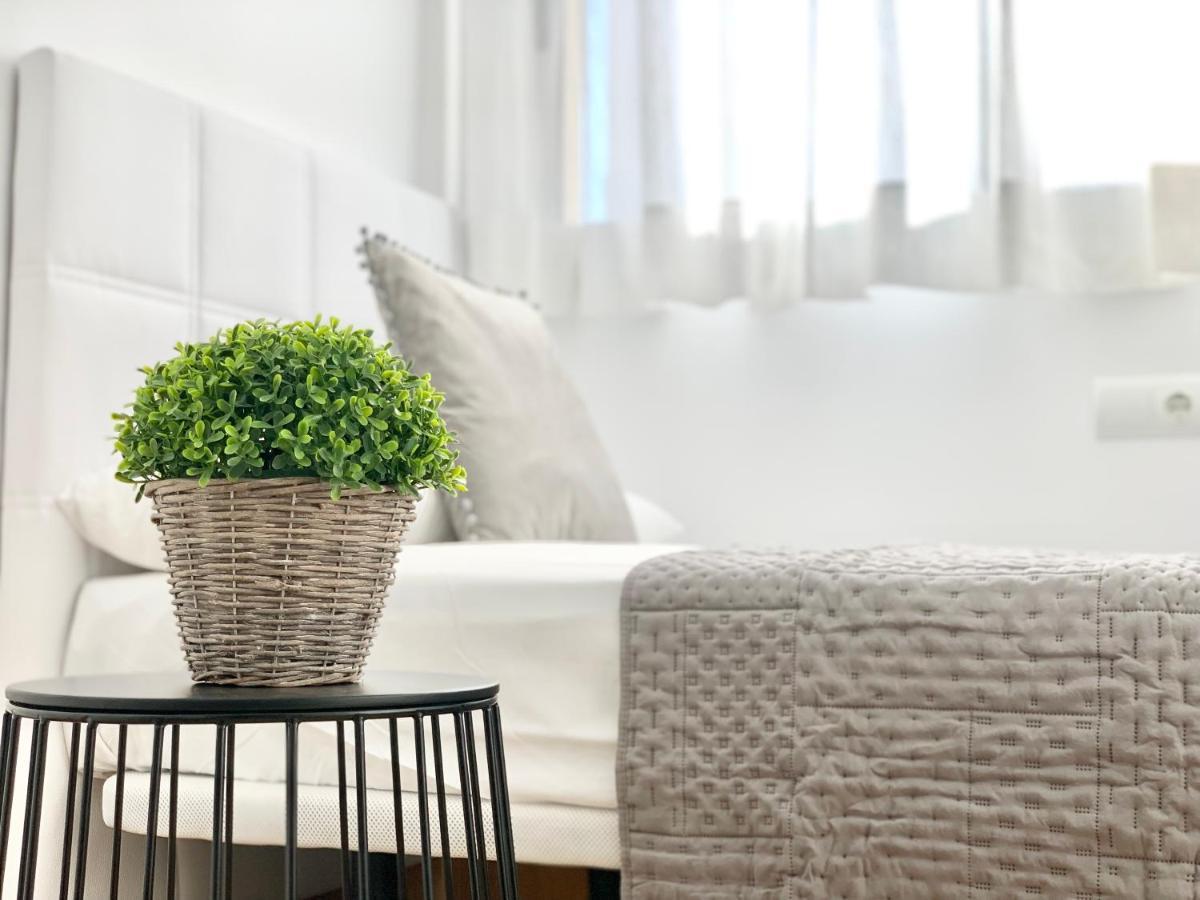 Sofia Suites Кембрилс Екстериор снимка