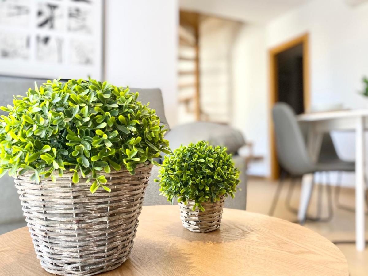 Sofia Suites Кембрилс Екстериор снимка