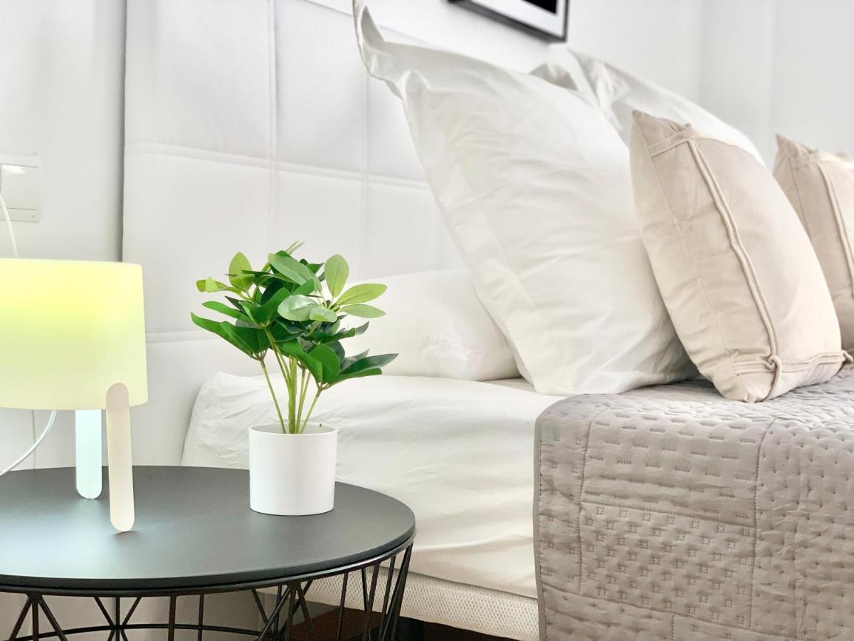 Sofia Suites Кембрилс Екстериор снимка